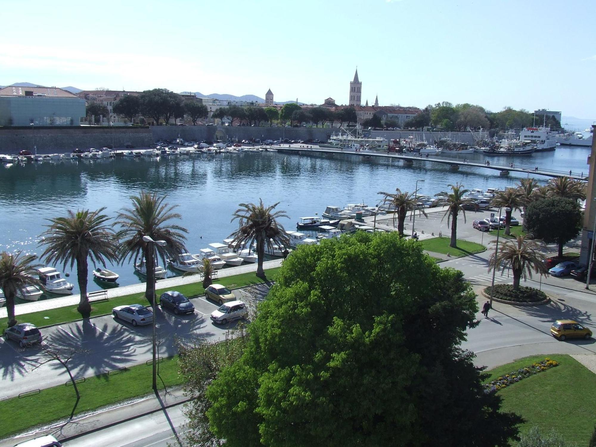 Luxury Town Center Apartments Zadar Exterior photo